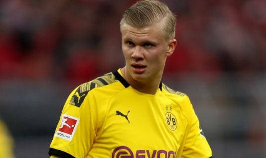 记者：泰山不会放弃成绩搞年轻化，韩鹏明年是否执教还没定