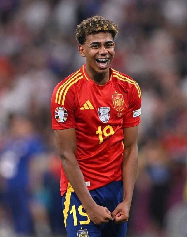 恩祖齐-马塔加盟中甲升班马深圳青年人