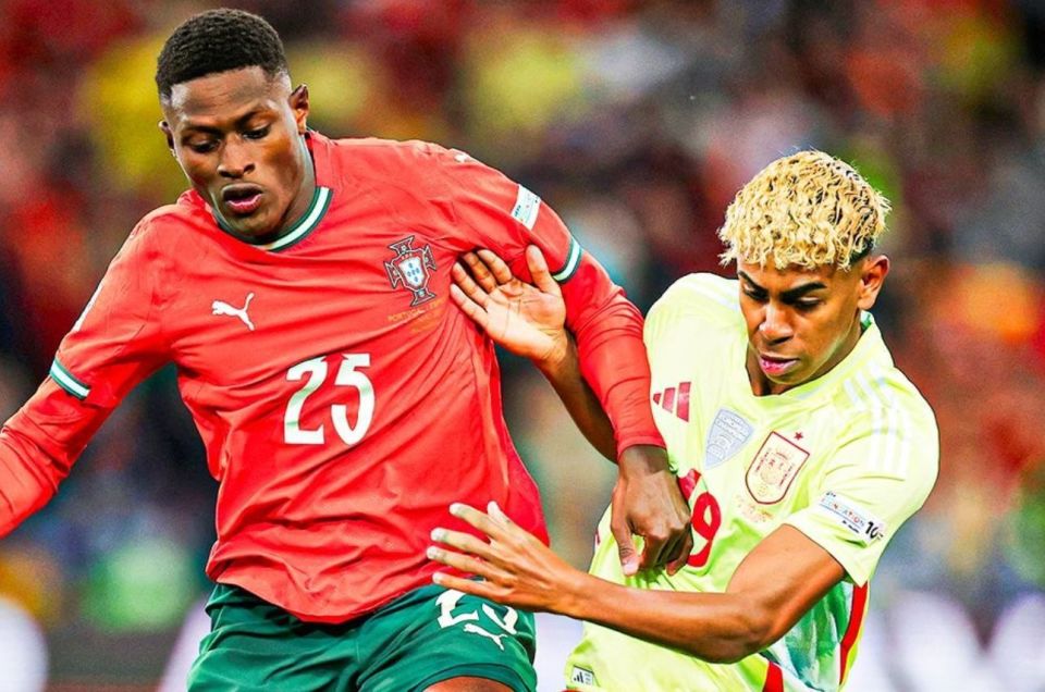 安东内拉偶遇网红街头采访：你是做什么工作的